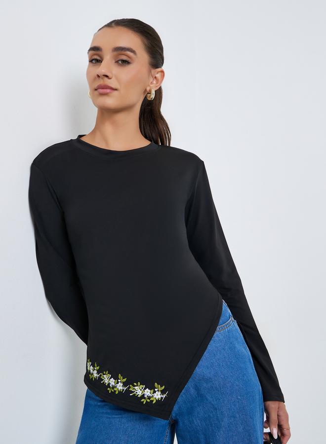 ستايلي تيشيرت بأكمام طويلة وحافة غير متماثلة - Image 1